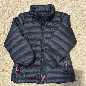 Worn twice!  Patagonia Down Sweater XS (5-6).